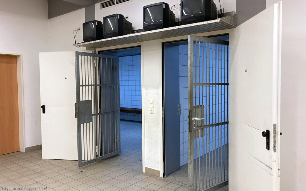 Außenansicht der Gefängniszellen im Westfalenstadion